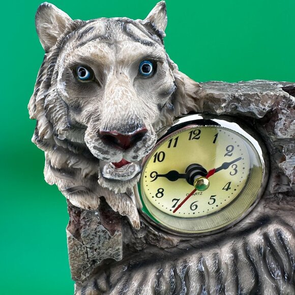 JUNGLE RAINFOREST APEX PREDATOR WHITE TIGER AND CUB FAMILY TABLE CLOCK FIGURINE - Picture 2 of 7